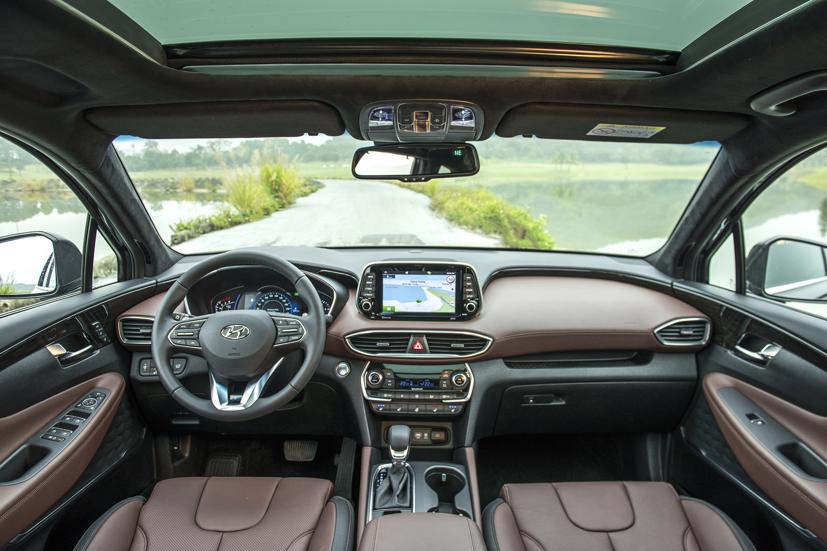 Khoang nội thất rộng rãi, khoáng đạt và trực quan.