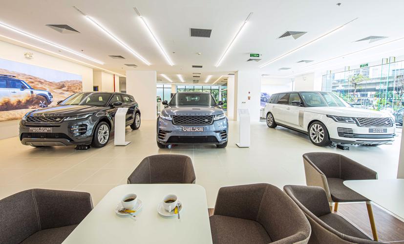 Jaguar Land Rover vừa chính thức khai trương showroom mới tại số 166 Khuất Duy Tiến, Hà Nội.