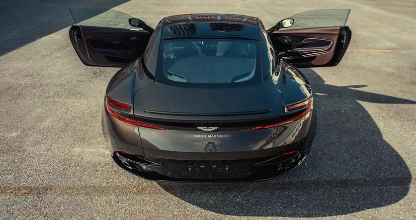 Si&#234;u xe Aston Martin DB11 m&#224;u độc hơn 15 tỷ về Việt Nam - Ảnh 4