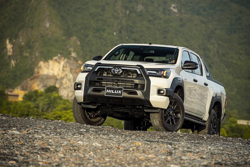 Ngoại thất xe hầm hố hơn hẳn so với các phiên bản trước đây.