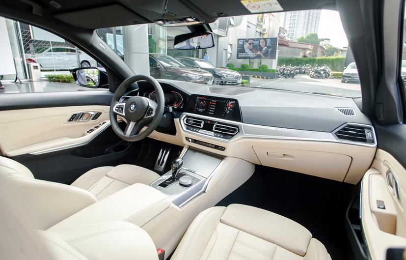 BMW 330i M-Sport về Việt Nam, gi&#225; gần 2,4 tỷ đồng - Ảnh 5