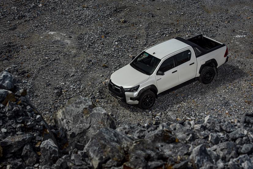 Toyota Hilux 2020 – C&#250; bứt tốc ngoạn mục của “vua” n&#250;i rừng - Ảnh 10
