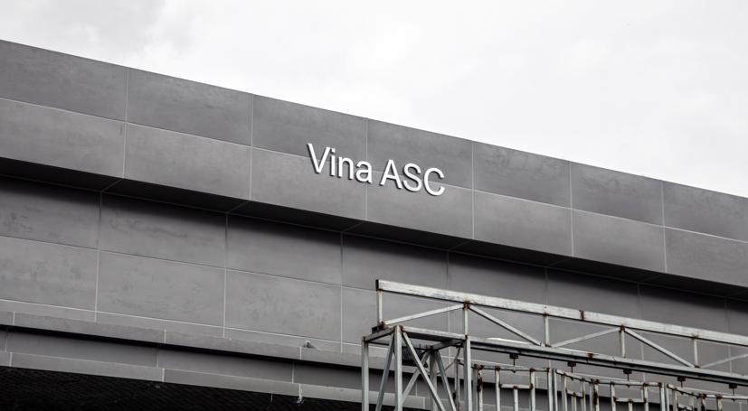 Tên nhà phân phối chính hãng Ferrari lộ diện - Ảnh: Dương Nhật Quang.