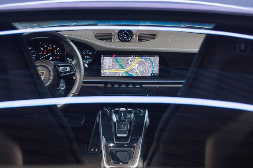 Porsche 911 mới về Việt Nam, gi&#225; từ 7,6 tỷ đồng - Ảnh 7