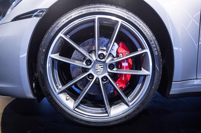 Porsche 911 mới về Việt Nam, gi&#225; từ 7,6 tỷ đồng - Ảnh 4