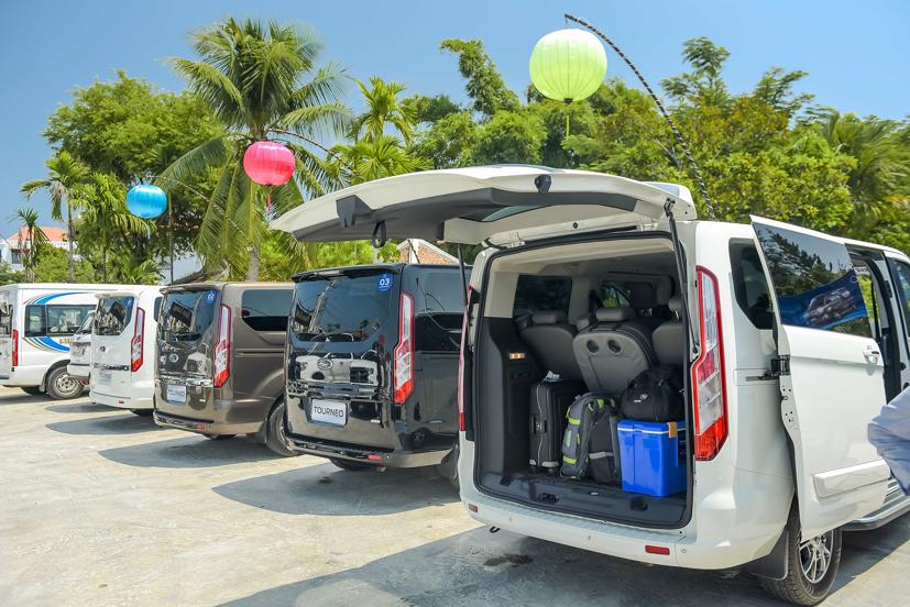 Gi&#225; 1 tỷ đồng, Ford Tourneo “mở đường” mới ở Việt Nam - Ảnh 5