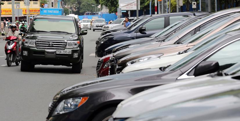 Bắt đầu từ 17/10, lệ phí trước bạ ô tô, xe máy tại TP.HCM sẽ tăng bằng với mức lệ phí trước bạ tại Hà Nội.