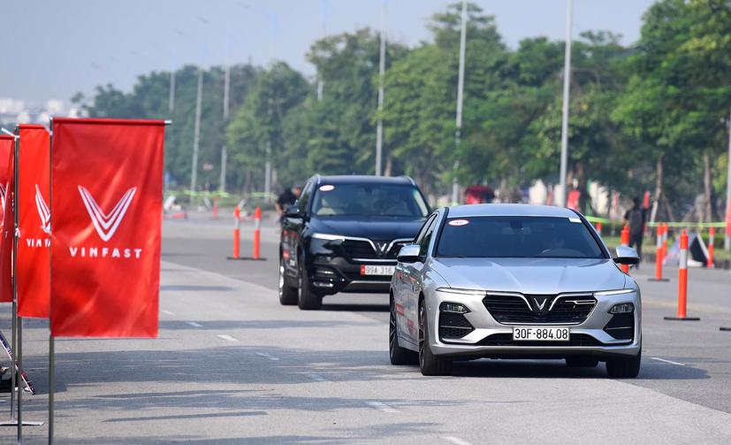 Giá bản lẻ mới của bộ đôi xe Lux vẫn nằm trong khung giá đặc biệt “3 không cộng ưu đãi”.