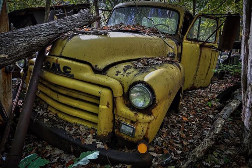 Số phận buồn của những chiếc b&#225;n tải bị bỏ qu&#234;n! - Ảnh 1