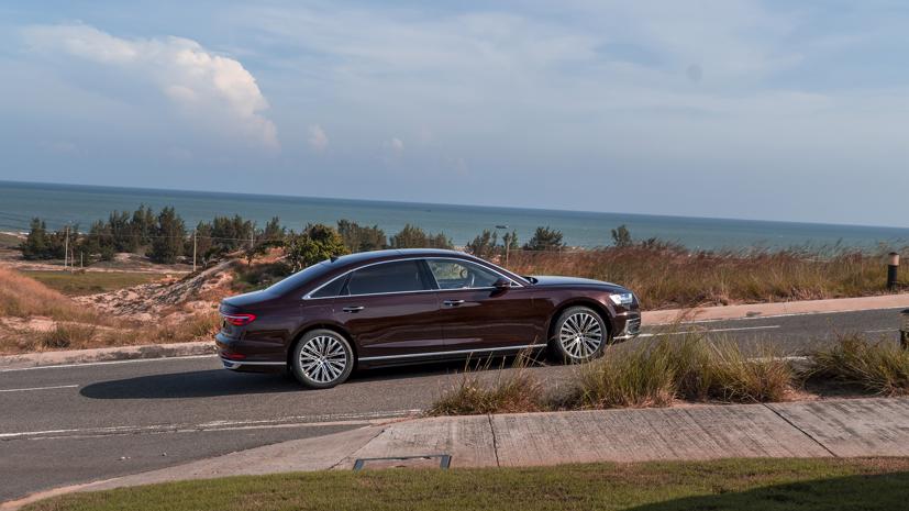Cận cảnh Audi A8L mới vừa về Việt Nam - Ảnh 4