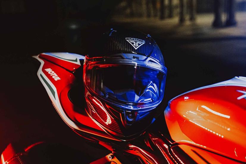 B&#234;n trong mũ bảo hiểm gi&#225; hơn 1.000 USD c&#243; g&#236;? - Ảnh 2