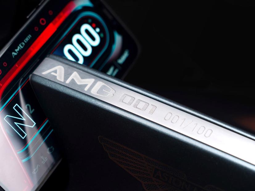 Si&#234;u m&#244; t&#244; Aston Martin ra mắt với gi&#225; gần 3 tỷ đồng - Ảnh 4