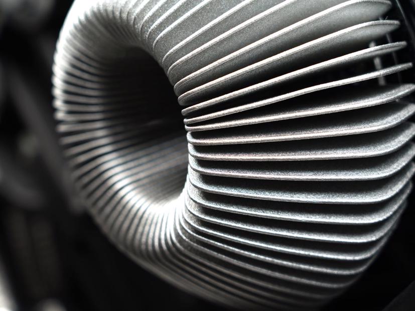 Si&#234;u m&#244; t&#244; Aston Martin ra mắt với gi&#225; gần 3 tỷ đồng - Ảnh 6