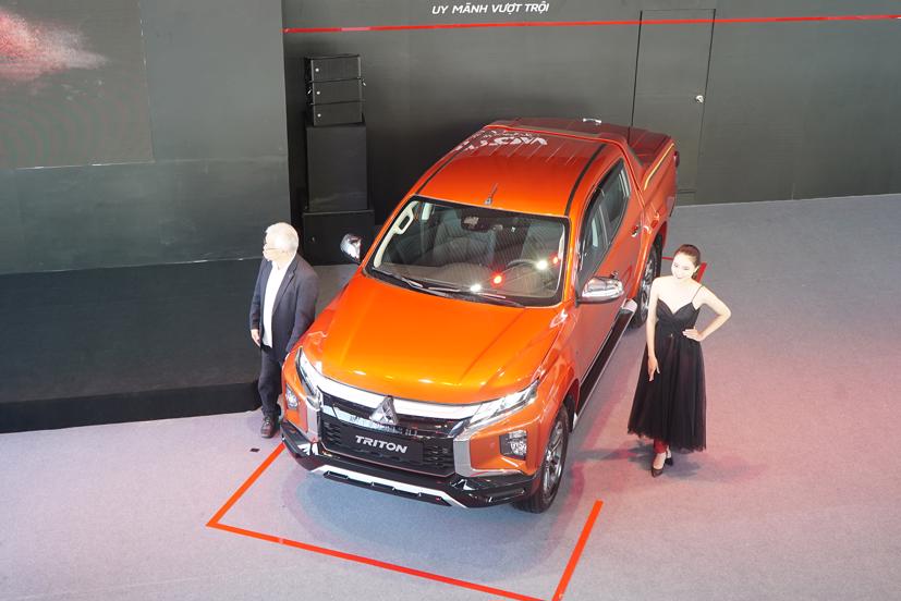 Thiết kế Dynamic Shield thế hệ thứ 2 giúp Mitsubishi Triton 2020 có diện mạo mới.