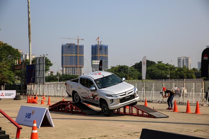 Tất cả phiên bản đều sử dụng hộp số 6 cấp.