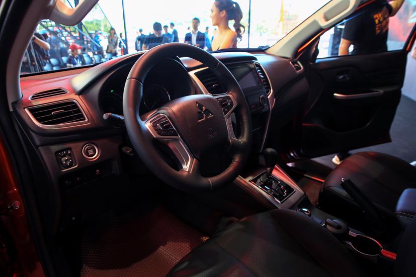 Khoang nội thất hiện đại và trang bị nhiều công nghệ mới.