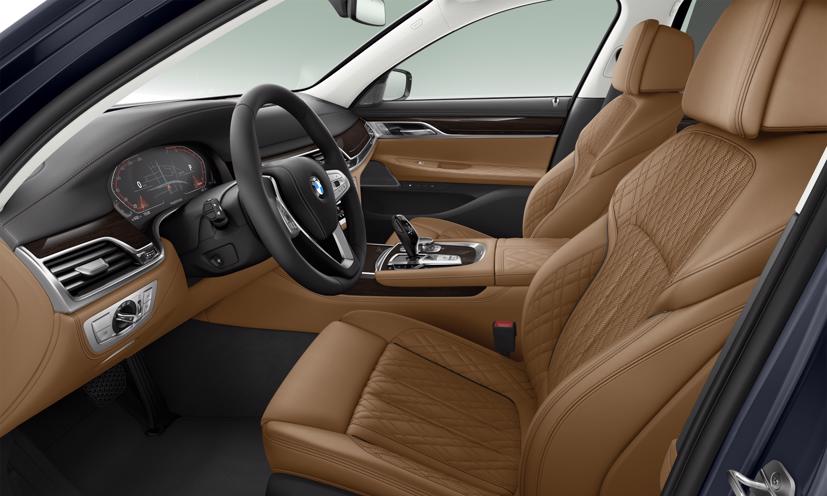 Xe có thiết kế sang trọng và trang bị nhiều công nghệ tối tân của BMW.