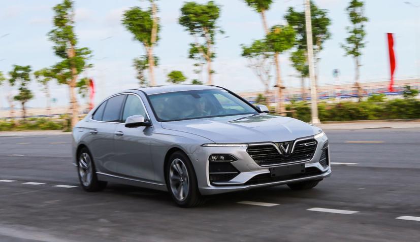 VinFast đang phải chịu lỗ gần 300 triệu đồng cho mỗi chiếc Lux A2.0 bán ra nếu theo giá bán lẻ hiện tại.