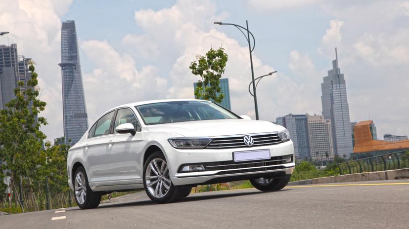 Mẫu xe Volkswagen Passat tại thị trường Việt Nam.