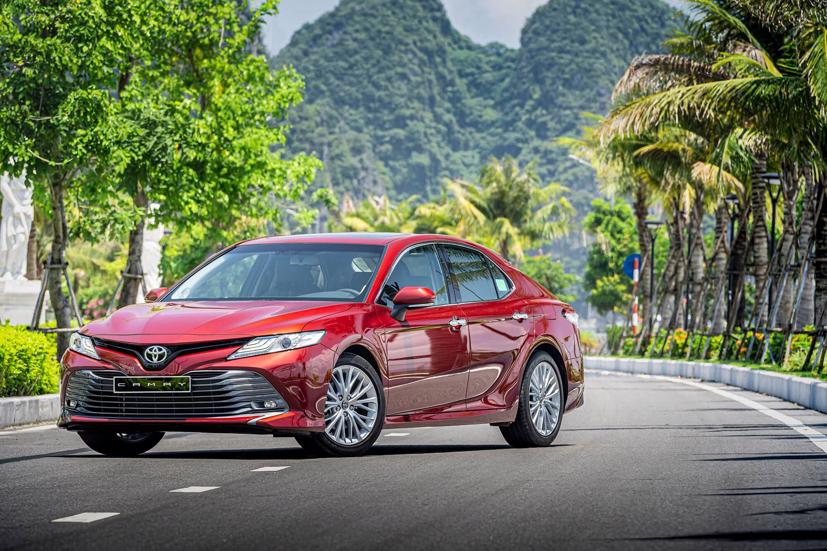 Mẫu sedan cỡ trung cao cấp Toyota Camry thế hệ mới 2019.