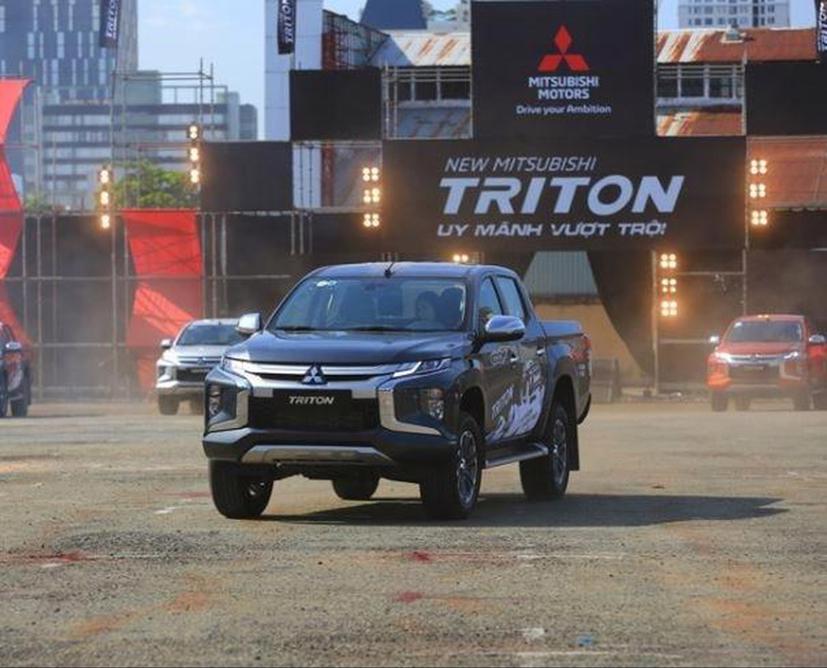 Mitsubishi Triton phiên bản 4x4 AT 2019 đang được ưu đãi, giảm giá từ 100 đến 140 triệu đồng kèm gói phụ kiện theo xe