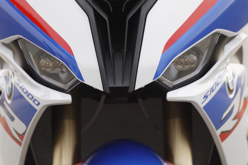 BMW S 1000 RR gi&#225; 949 triệu đồng tại Việt Nam - Ảnh 2