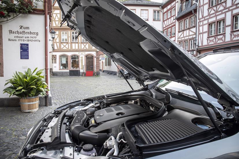 Mercedes n&#226;ng cấp GLC 300 4Matic, gi&#225; hơn 2,5 tỷ đồng - Ảnh 11